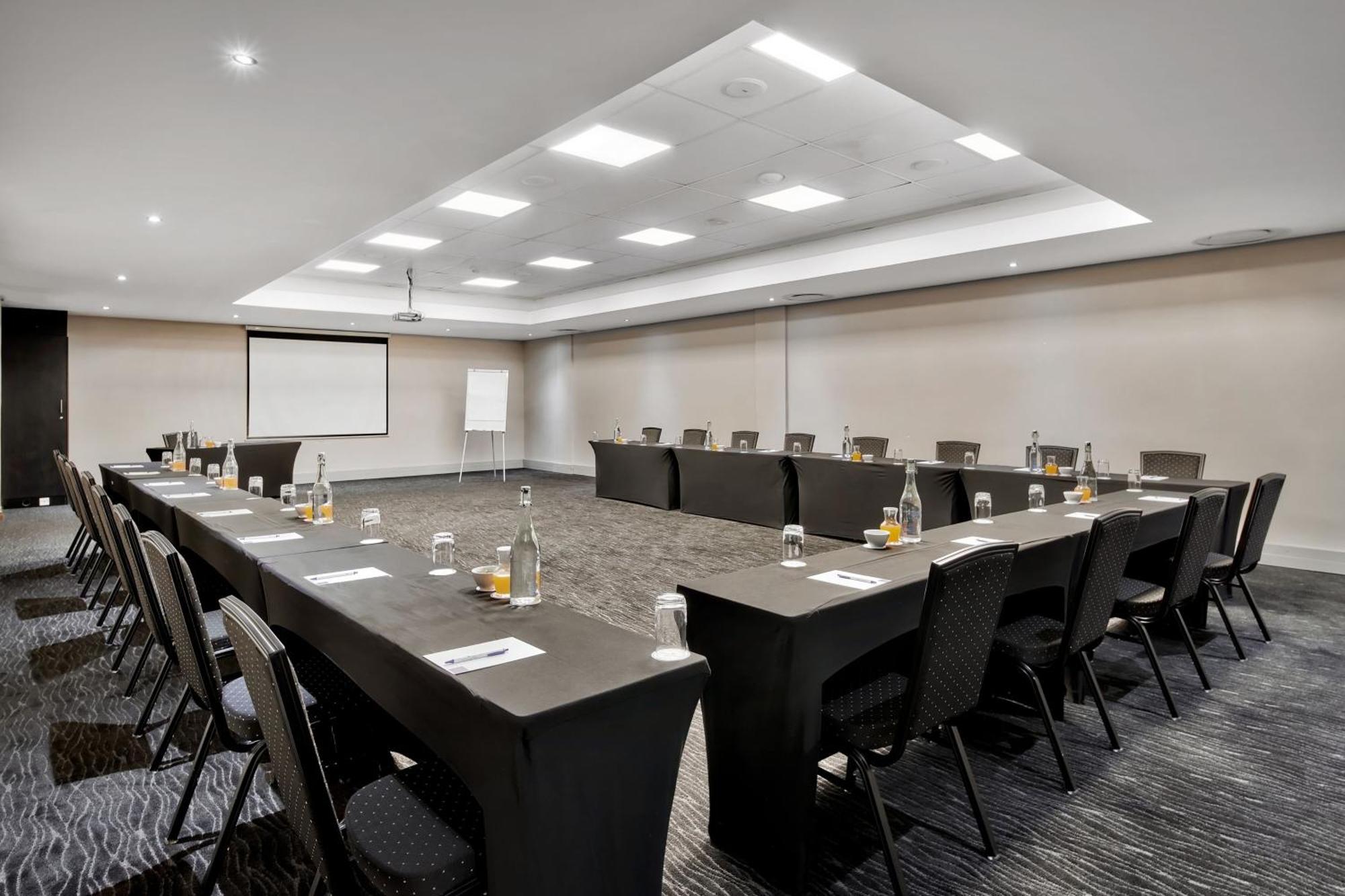 Protea Hotel By Marriott Pretoria Hatfield Dış mekan fotoğraf