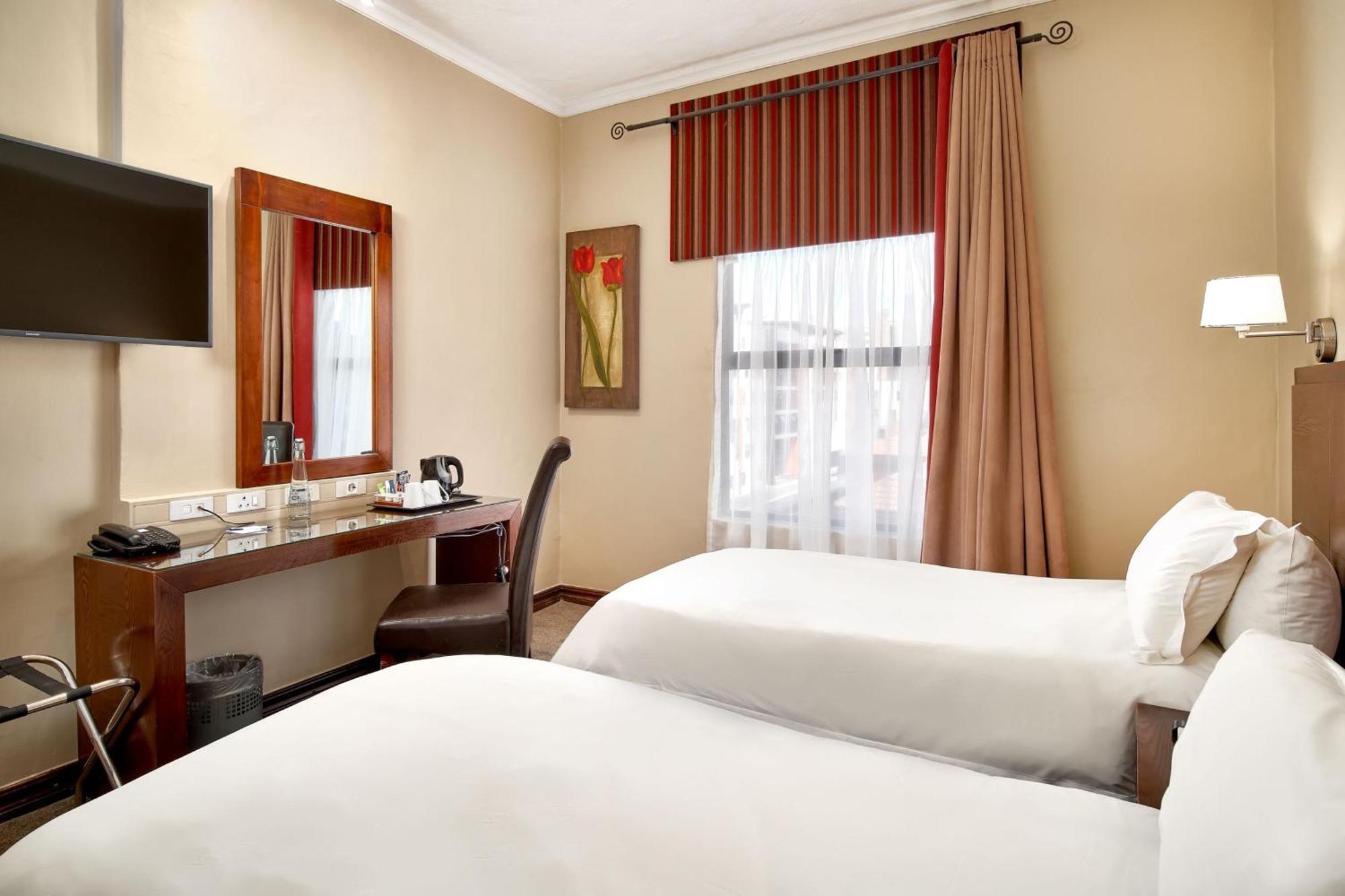 Protea Hotel By Marriott Pretoria Hatfield Oda fotoğraf