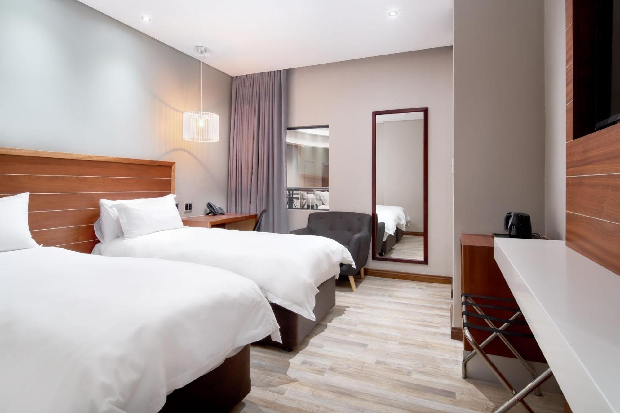 Protea Hotel By Marriott Pretoria Hatfield Oda fotoğraf