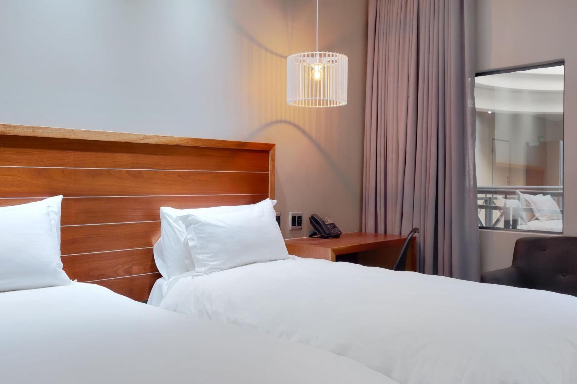 Protea Hotel By Marriott Pretoria Hatfield Oda fotoğraf