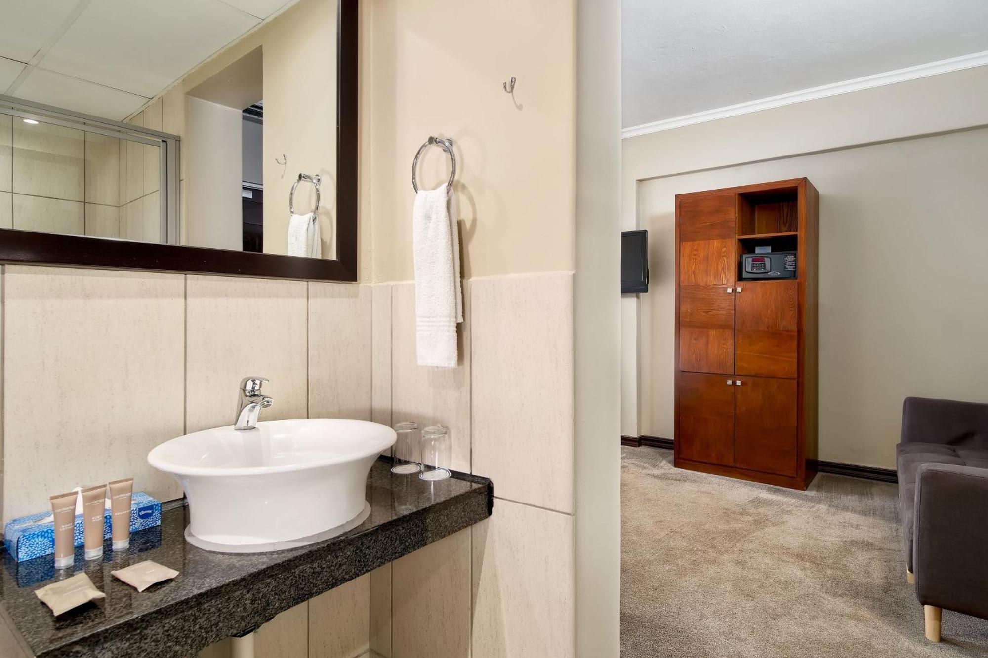 Protea Hotel By Marriott Pretoria Hatfield Oda fotoğraf